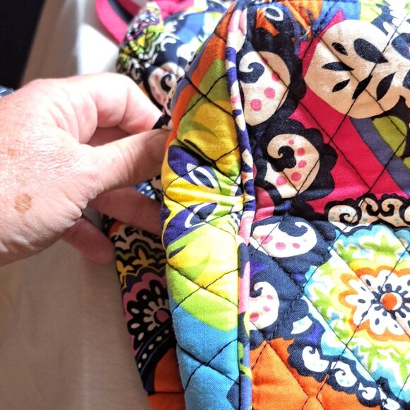 Vera Bradley RIO Print Large Duffle Sports Bag Two Handles Tropical Colors - Picture 4 of 7